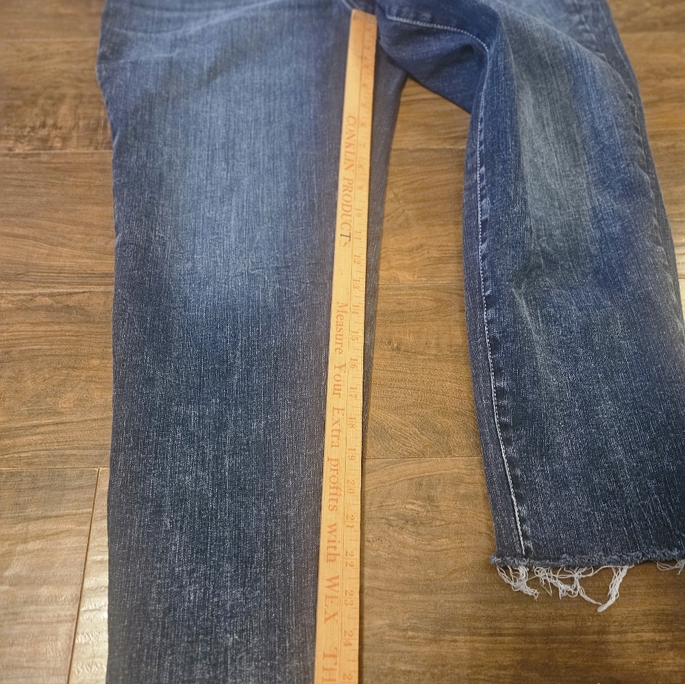 Womens Plus Maurices Jeans 20W    34x26 Raw Hem Stretch.  28